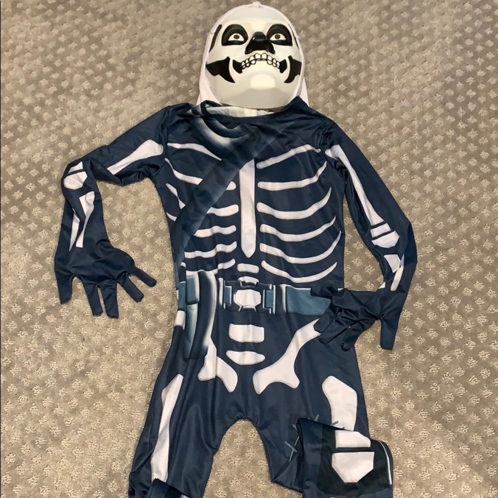 Skull trooper costume